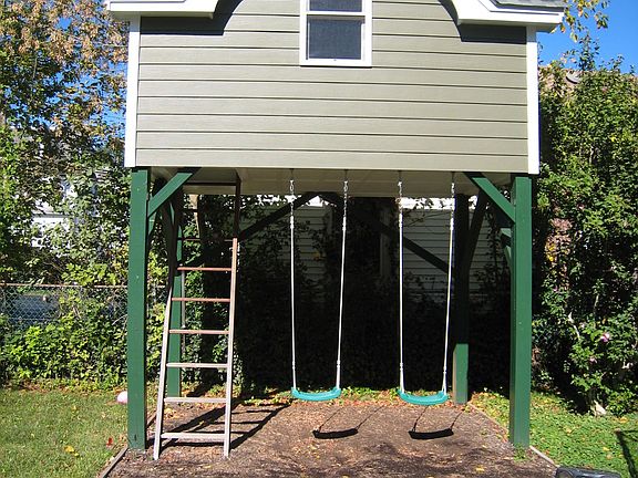 Playhouse/swing set
