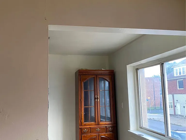1388 E Delavan Ave — Photo 8