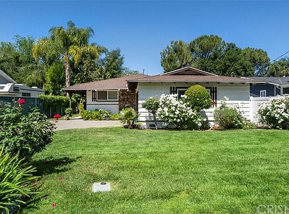 2nd image of 25057 Everett Dr