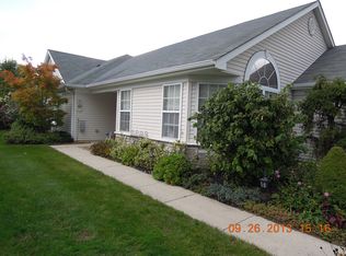 21 Schoolhouse Ln, Lakewood, NJ 08701