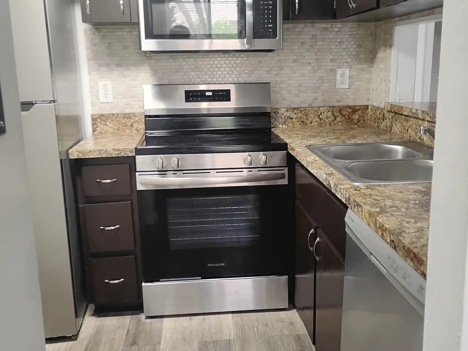 2 bed, 1.5 bath, 896 sqft, $1,450 — Photo 4