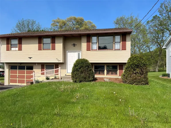223 Cyndy St, Johnson City, NY 13790