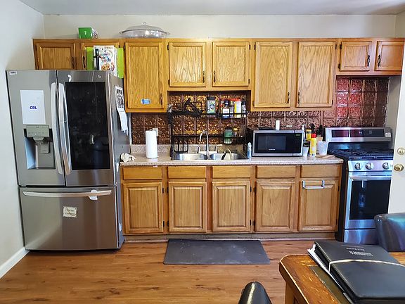 3rd image of 74 Malta St