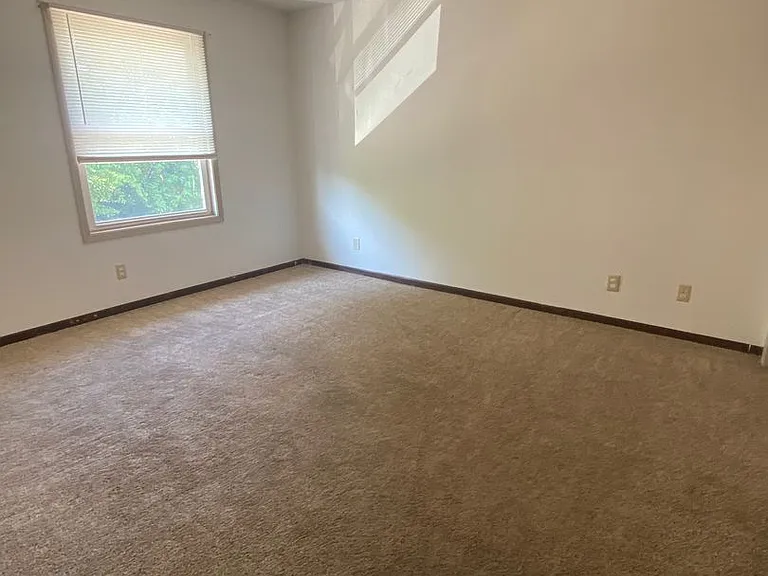 303 Melody Ln — Photo 4