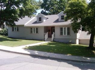 2 Cemetery Rd, Shenandoah, PA 17976