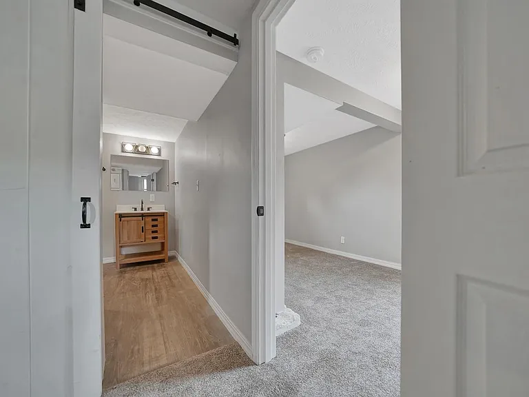 3260 Hitchcock St — Photo 20