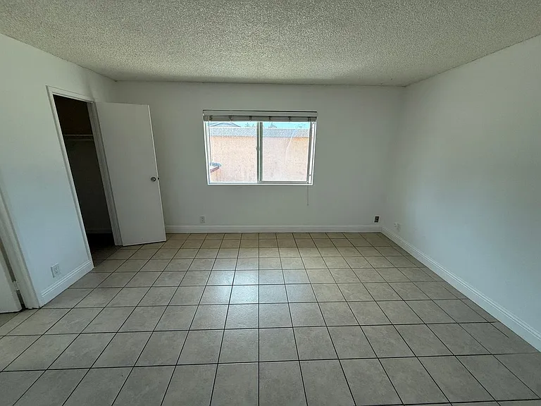 2449 Colina Ct — Photo 7