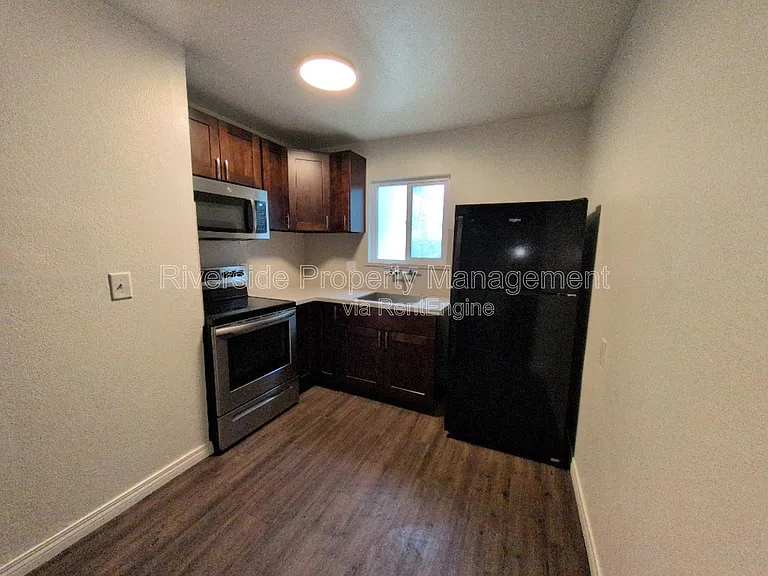 1881 Loma Vista St #2 — Photo 6