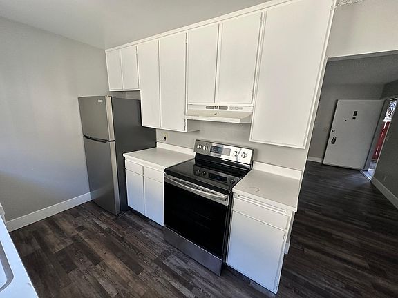 2nd image of 1869 Lacassie Ave #2