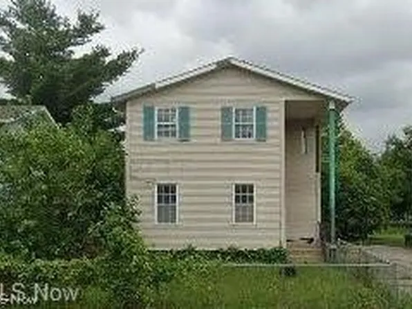 3033 E 73rd St, Cleveland, OH 44104