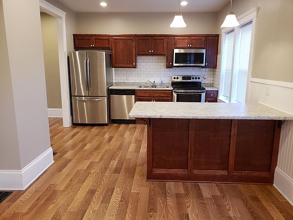 2nd image of 2122 Fern Ct