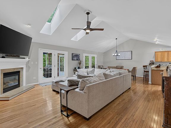 5th image of 11 Chatham Ln