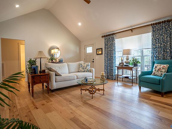 4th image of 507 Houston Loop Rd W