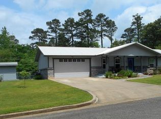 900 E Circle Dr, Broken Bow, OK 74728