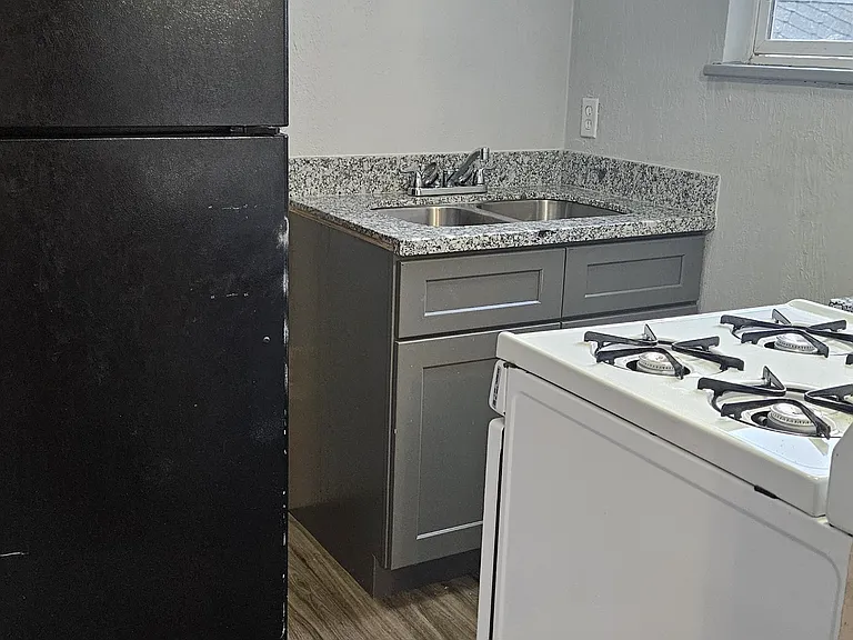 1710 Hardy St — Photo 23