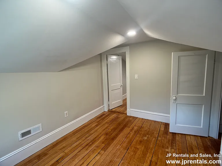 1 Arborway — Photo 32
