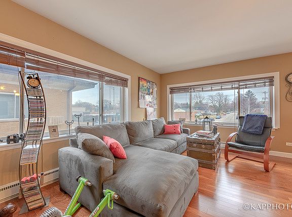 5th image of 1744 E Oakton St APT 201
