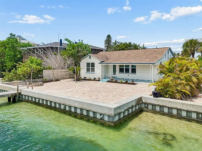 8125 Bayshore Dr — Photo 9