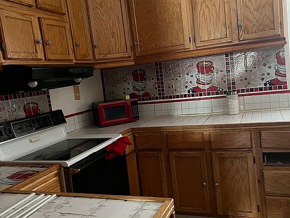 3rd image of 400 N 9th St
