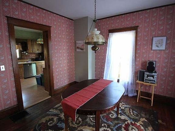 4th image of 114 Pioneer St #5
