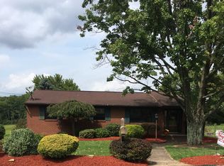 141 Hampton Ct, Butler, PA 16002