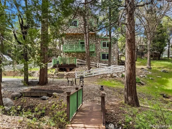 27538 Meadow Dr, Lake Arrowhead, CA 92352