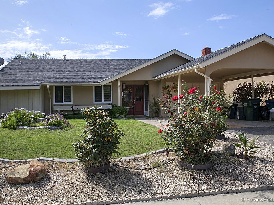 1st image of 1887 Golden Circle Dr
