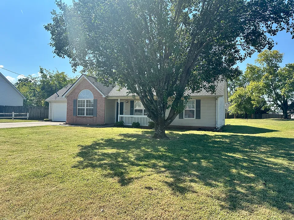 2220 Rosecran Cir