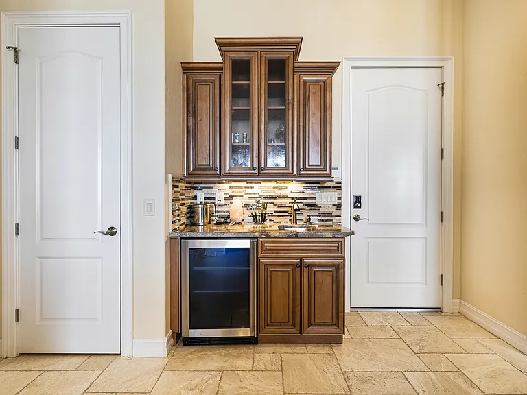 4470 Northshore Dr — Photo 14