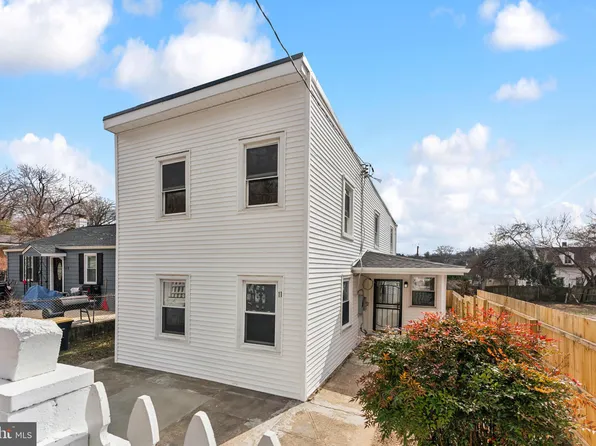 11 Akin Ave, Capitol Heights, MD 20743