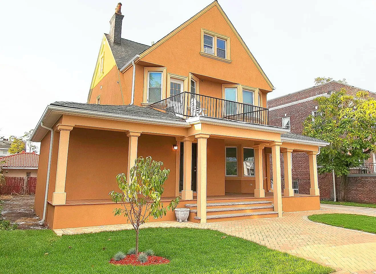3847 Neptune Ave — Photo 2