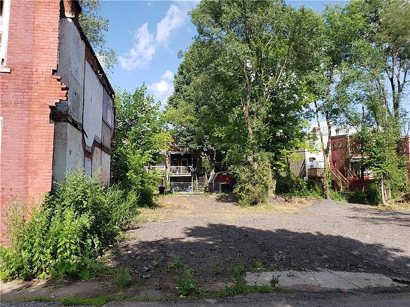 1st image of 5235 Dyke St