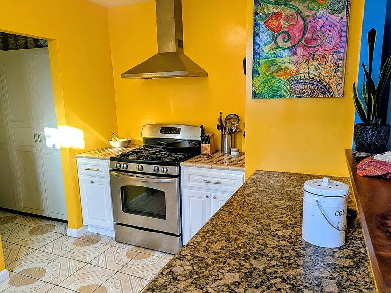 3532 Lyon Ave — Photo 7