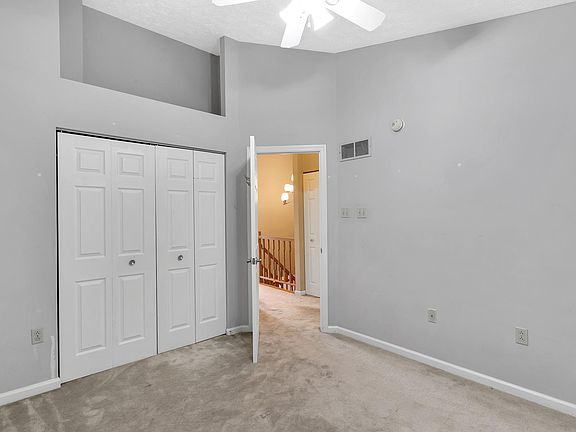 3rd image of 3014 Estate Dr