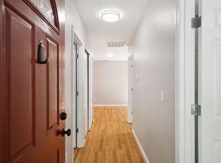 627 W Mercer Pl #4, Seattle, WA 98119