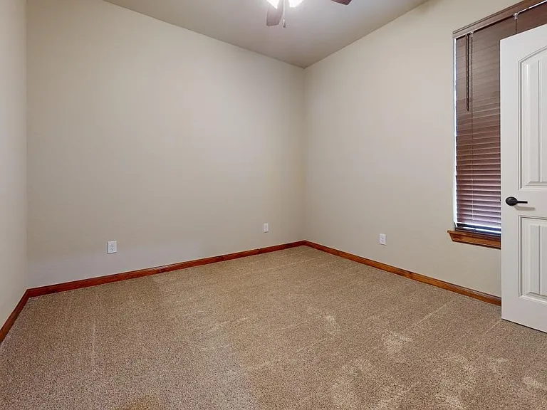 12832 Sierra Ln — Photo 12