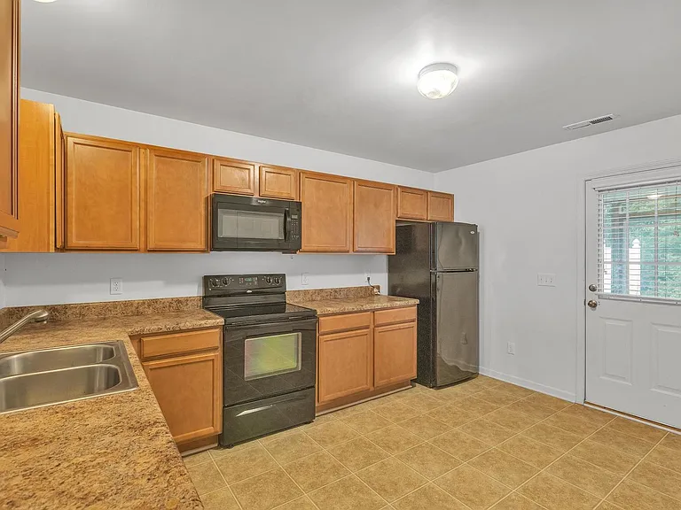 310 Caldwell Loop — Photo 2