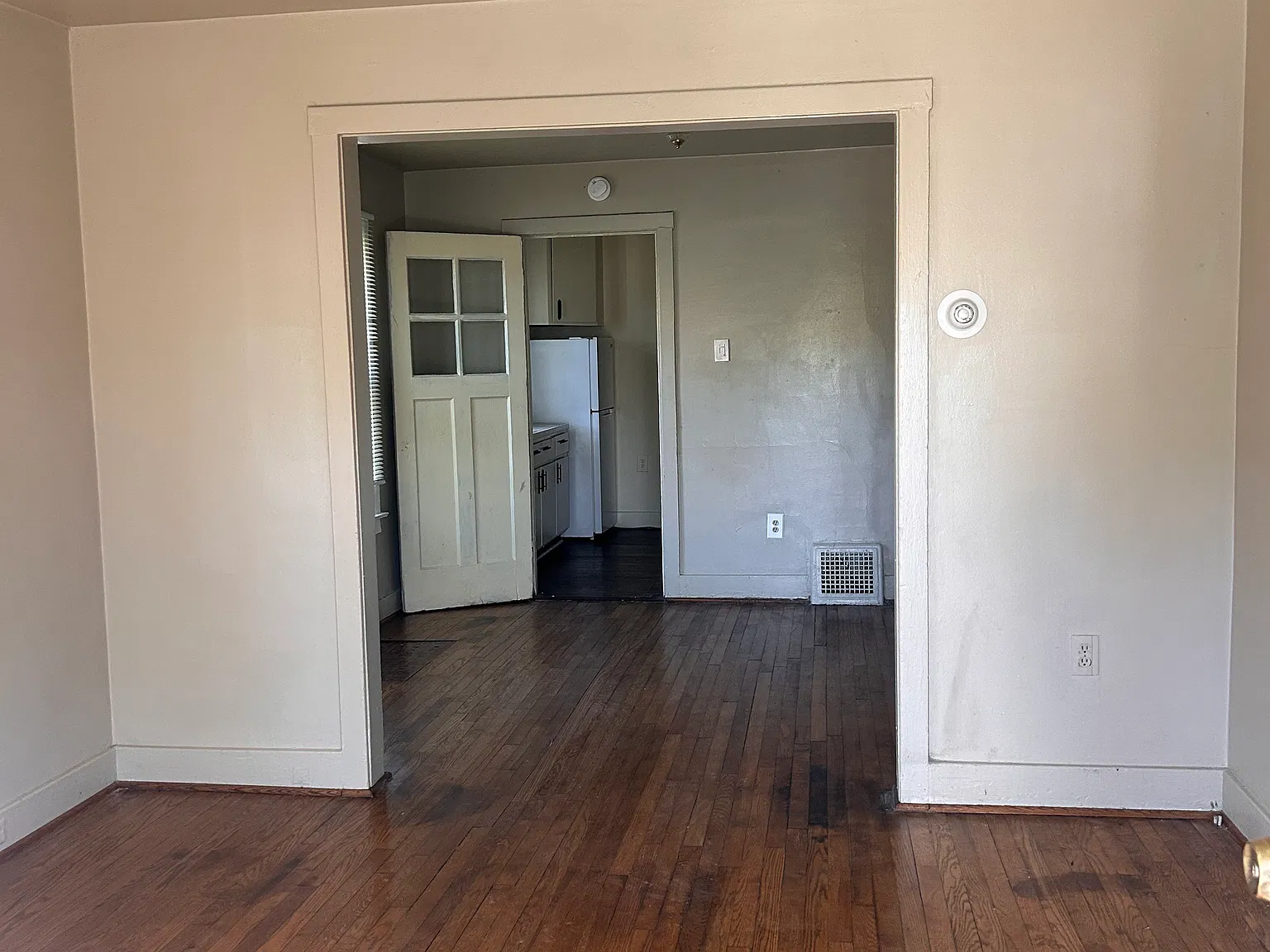 15894 Fairfield St — Photo 3