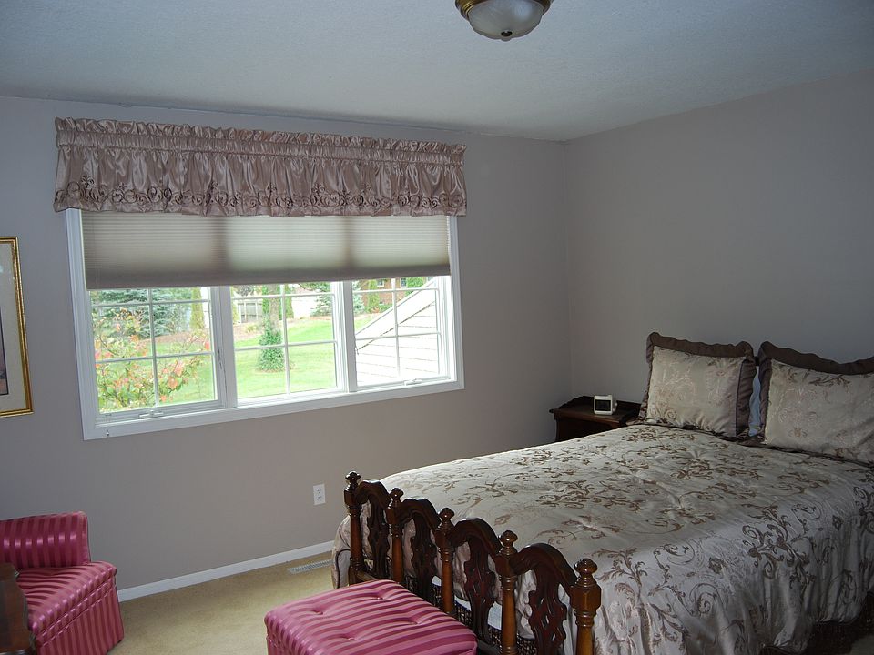 2nd image of 5555 Spring Knoll Dr