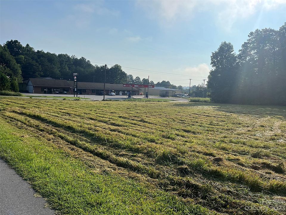 2nd image of 101 Mull Ln
