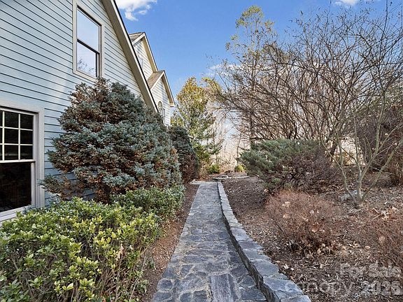 4th image of 308 Bluebird Rd