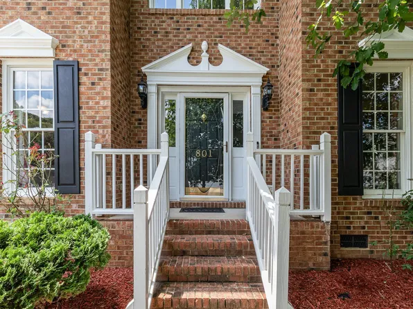 801 Falling Wind Ct, Raleigh, NC 27610