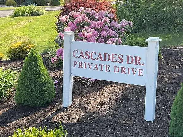 406 Cascade Dr, Greensburg, PA 15601