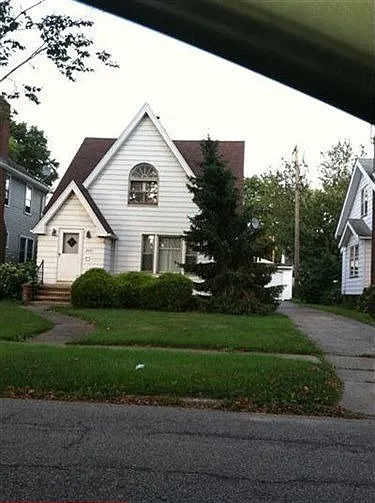 4021 W 158th St photo 1