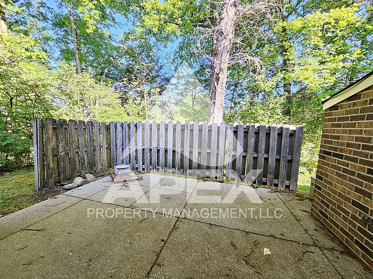 1331 Francis Station Dr — Photo 18