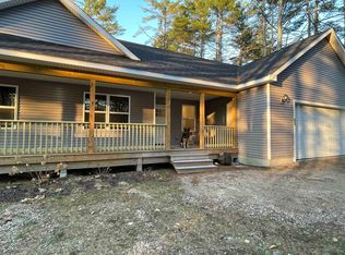 32 Barrington Cir, Center Ossipee, NH 03814