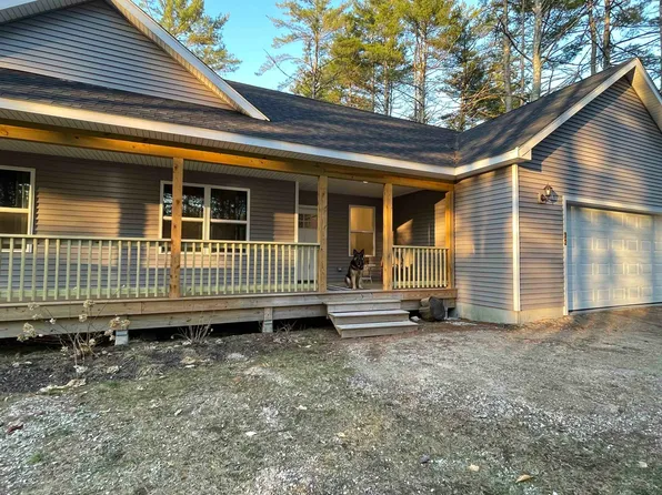 32 Barrington Circle, Ossipee, NH 03814
