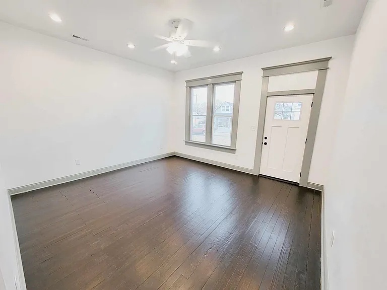 1104 Milton St — Photo 6