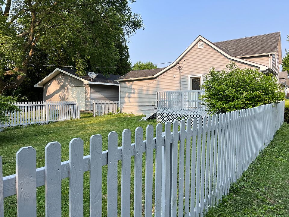 352 S Vermillion St Paxton, IL, 60957 Apartments for Rent Zillow