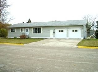 229 3rd St E, Halstad, MN 56548